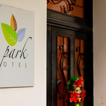 V Park Hotel Tbilissi Extérieur photo
