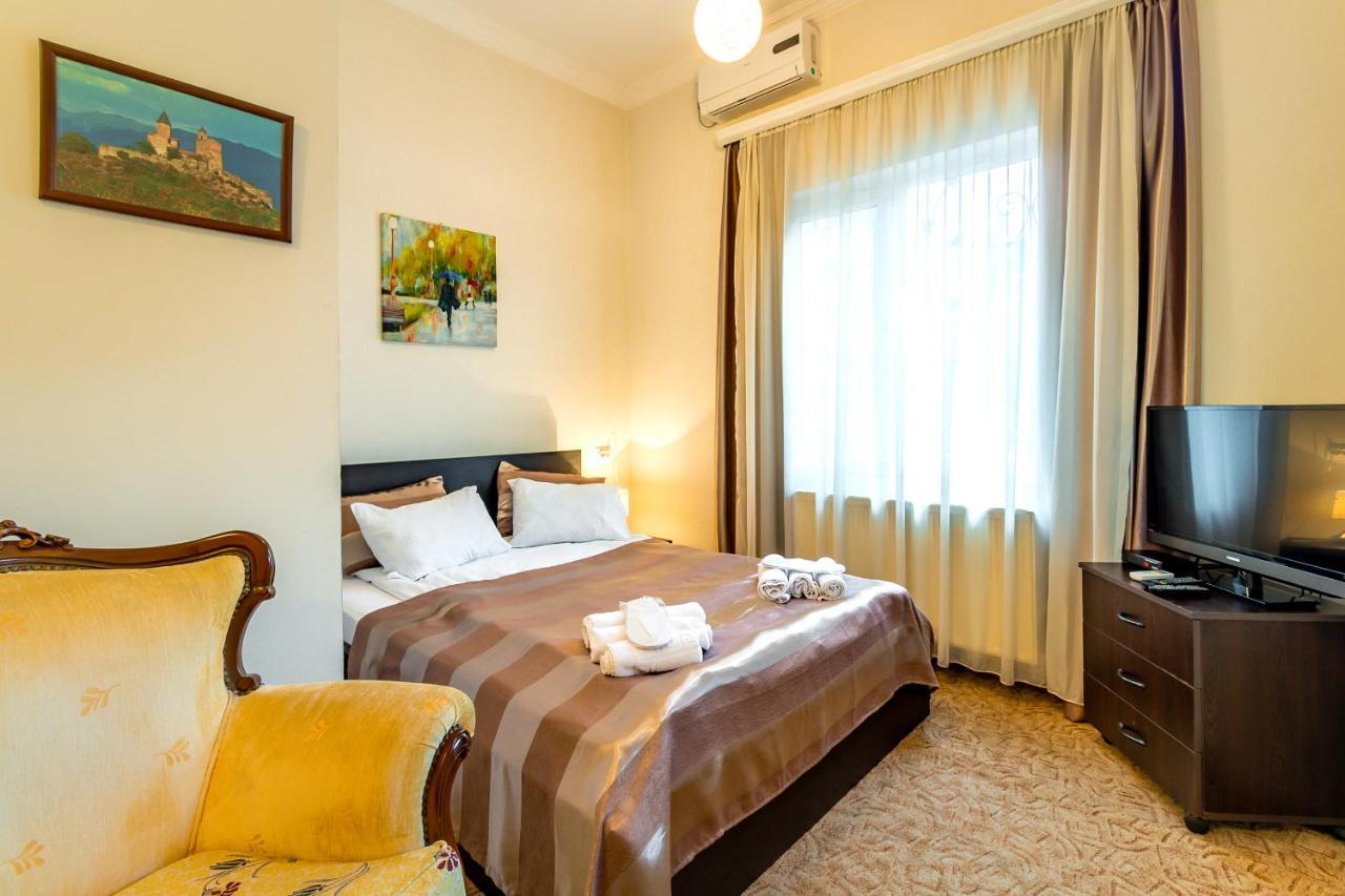 V Park Hotel Tbilissi Extérieur photo